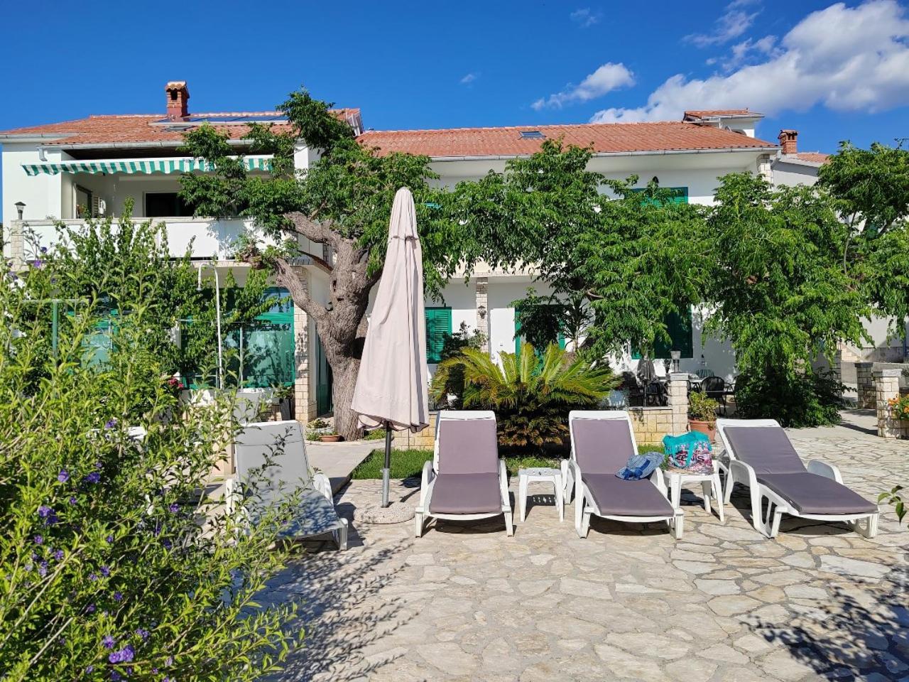 Room'S Brica Barbat na Rabu Exterior foto